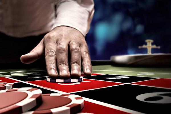 Essential Mobile Access Features of casino trực tuyến uy tín Sites
